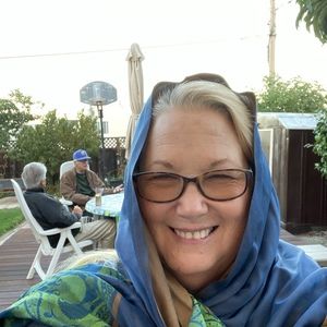 Meet your Posher, Debbie